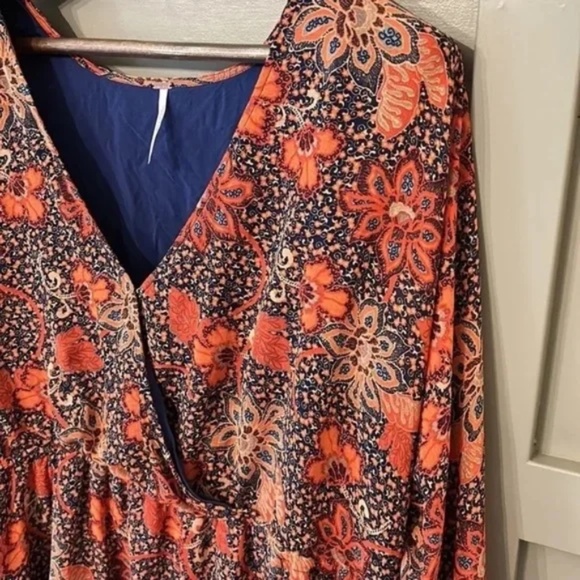 Free People Teegan Mini Dress in Peach Combo Long Sleeve Surplice Neck Sz Medium - Picture 9 of 15